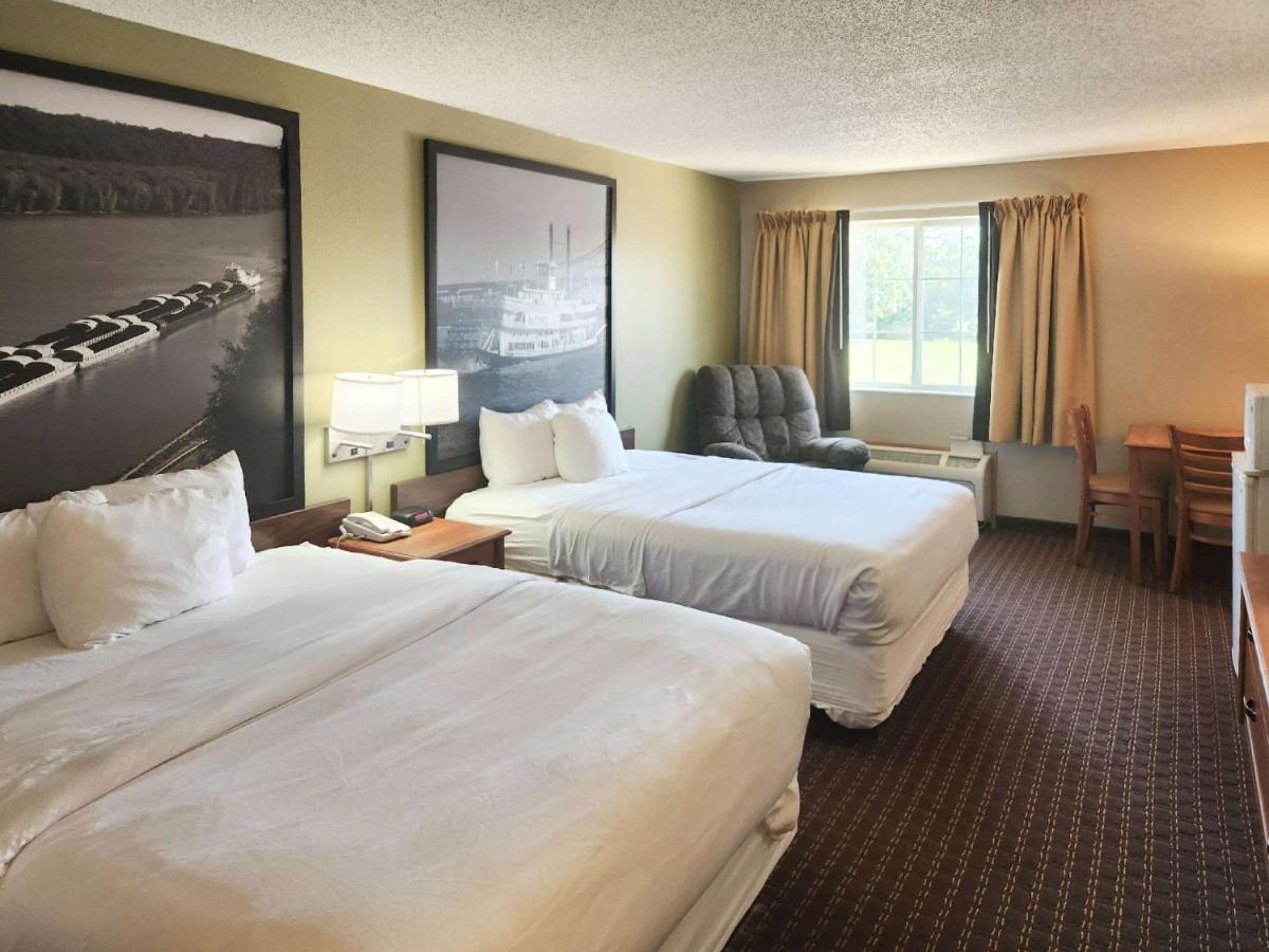 Eagle Ridge Inn Le Claire Exterior foto